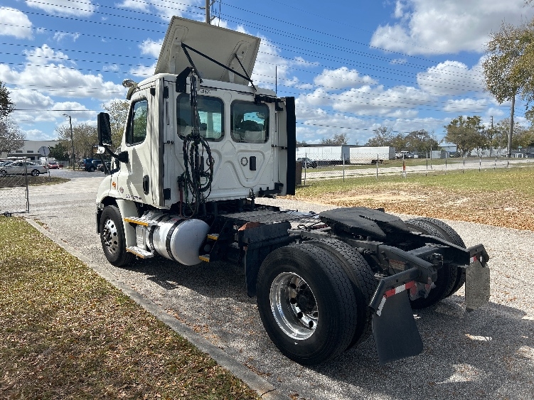 2017 Freightliner Cascadia in Ocala, FL — photo 5
