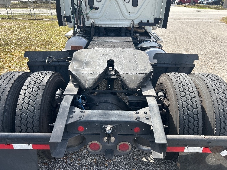 2017 Freightliner Cascadia in Ocala, FL — photo 6