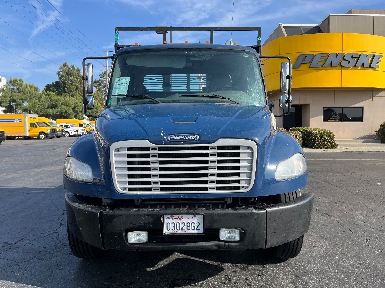 2018 Freightliner M2 106 in Torrance, CA — photo 2