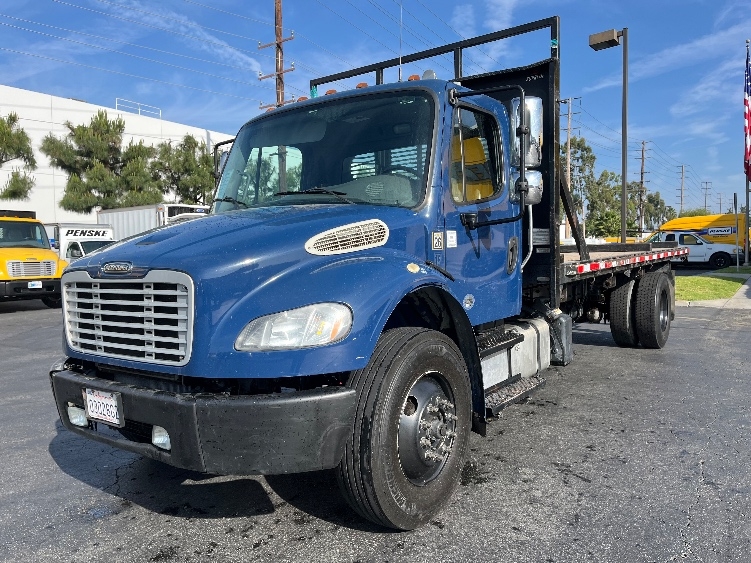 2018 Freightliner M2 106 in Torrance, CA — photo 3