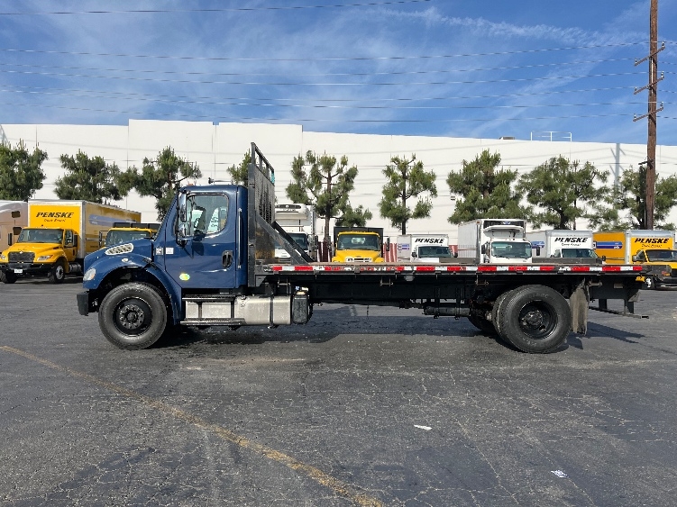 2018 Freightliner M2 106 in Torrance, CA — photo 4