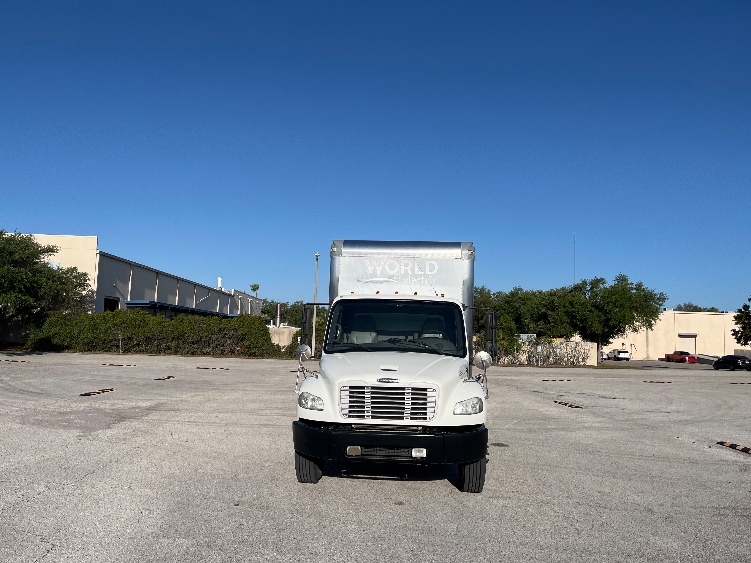 2018 Freightliner eM2 in Tampa, FL — photo 2
