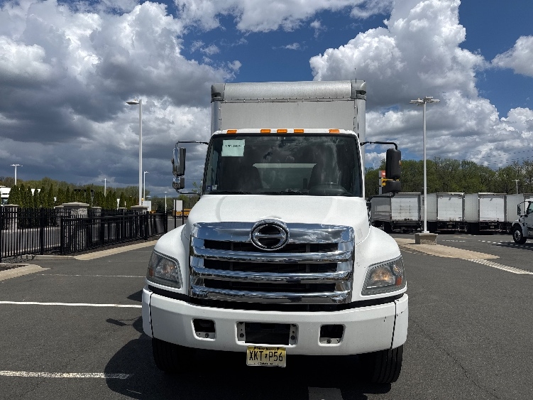 2018 Hino 268 in Monmouth Junction, NJ — photo 2