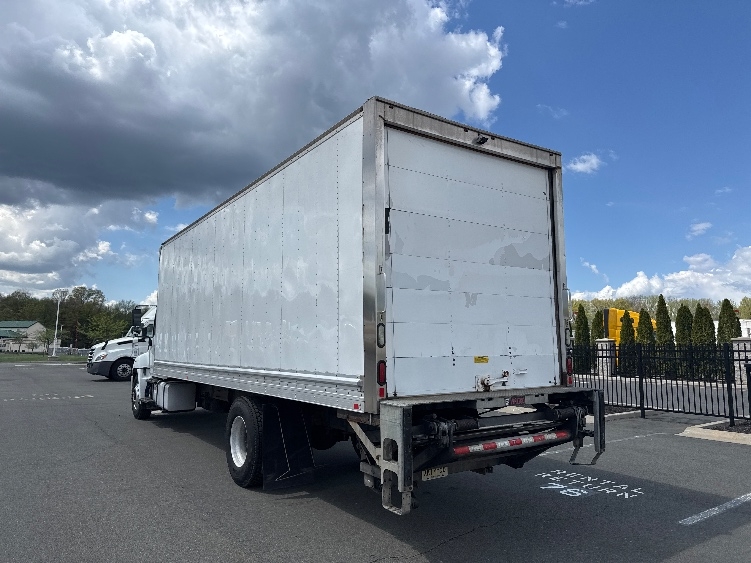 2018 Hino 268 in Monmouth Junction, NJ — photo 6