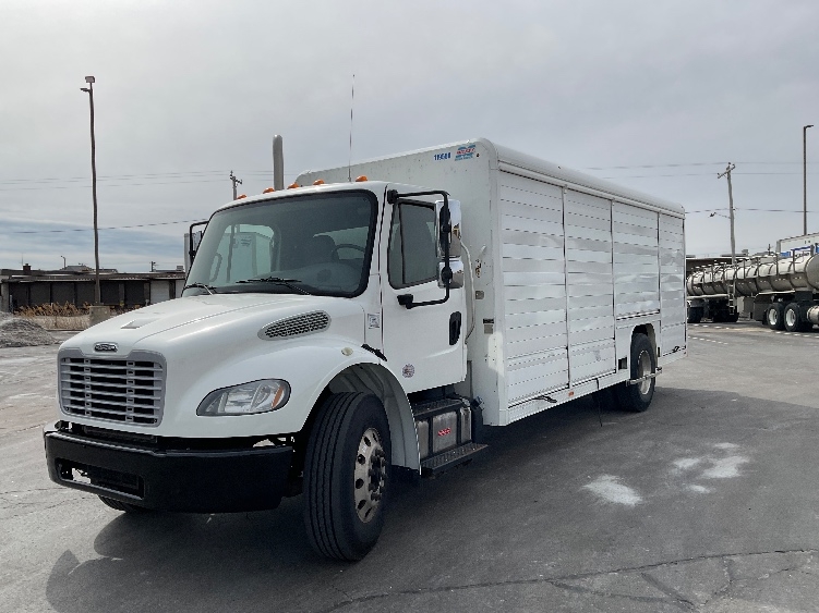 2018 Freightliner M2 106 in Milwaukee, WI — photo 3