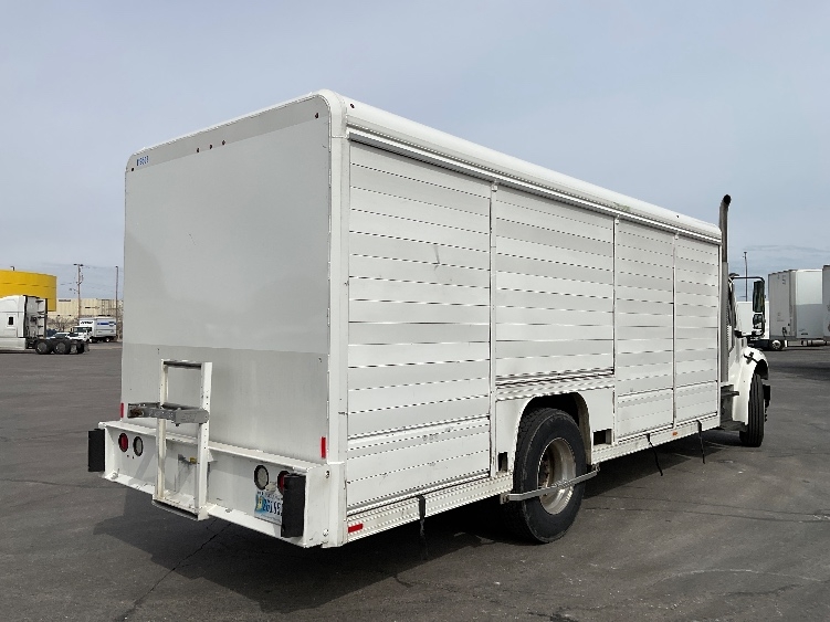2018 Freightliner M2 106 in Milwaukee, WI — photo 9