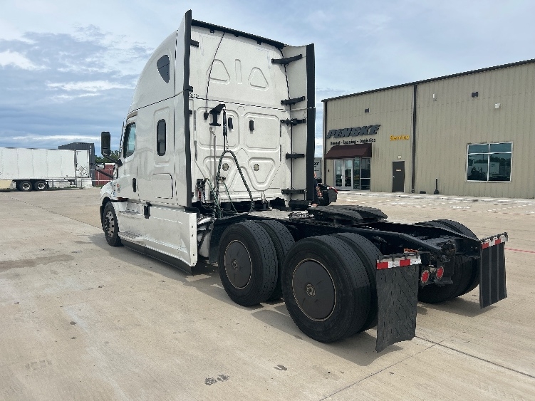 2023 Freightliner Cascadia in Katy, TX — photo 5