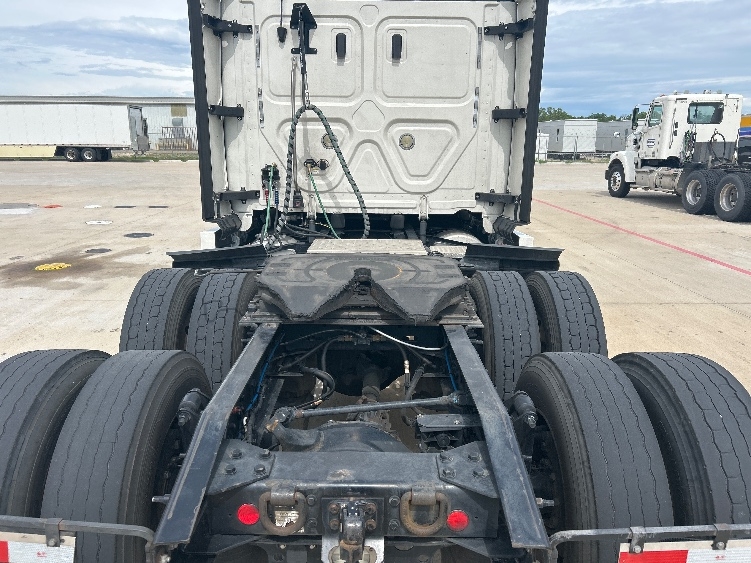 2023 Freightliner Cascadia in Katy, TX — photo 6