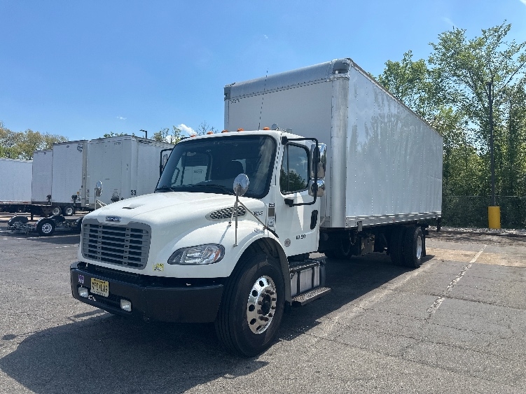 2018 Freightliner M2 106 in Parsippany, NJ — photo 3