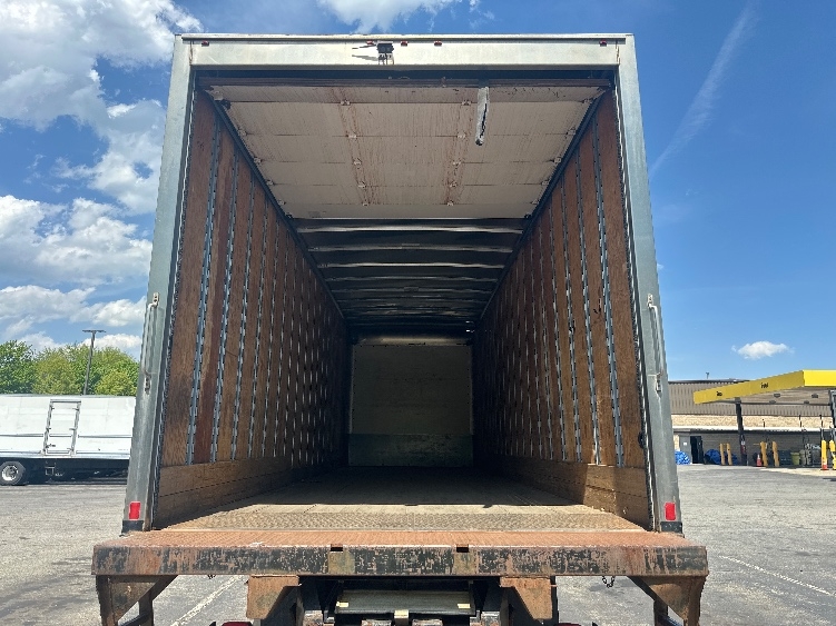 2018 Freightliner M2 106 in Parsippany, NJ — photo 8