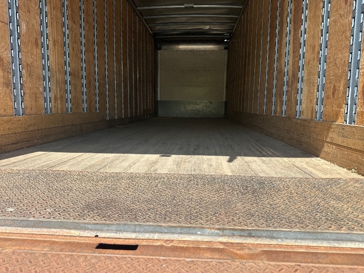 2018 Freightliner M2 106 in Parsippany, NJ — photo 9