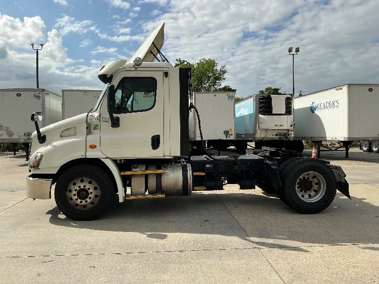 2017 Freightliner Cascadia in Hammond, LA — photo 4