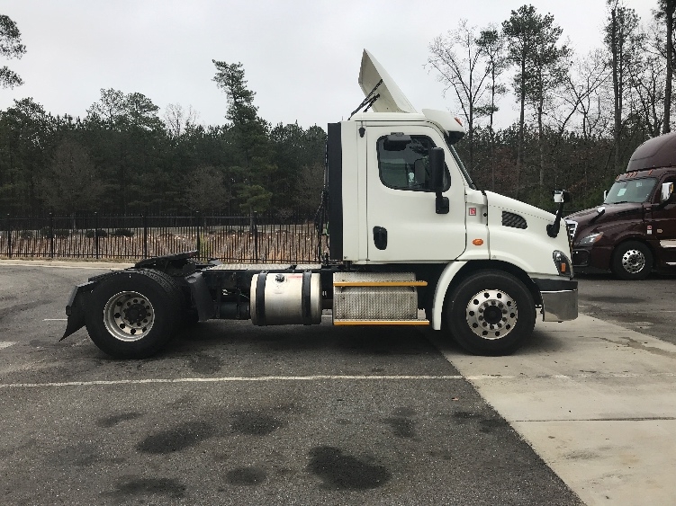 2017 Freightliner Cascadia in Prince George, VA — photo 8