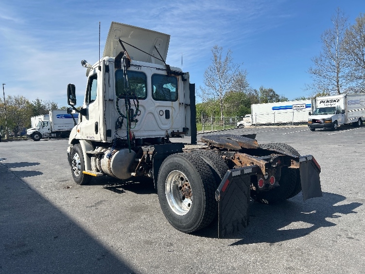 2017 Freightliner Cascadia in Montgomery, NY — photo 5