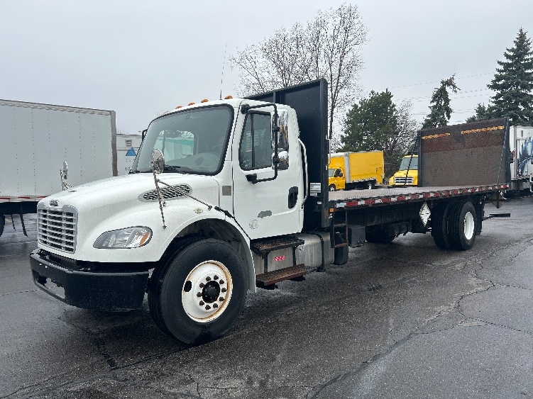 2018 Freightliner M2 106 in Lansing, MI — photo 3