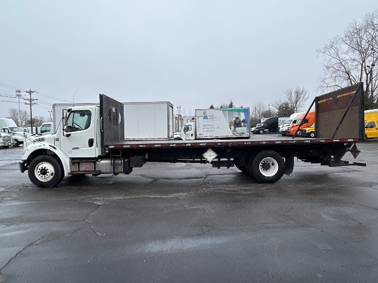 2018 Freightliner M2 106 in Lansing, MI — photo 4
