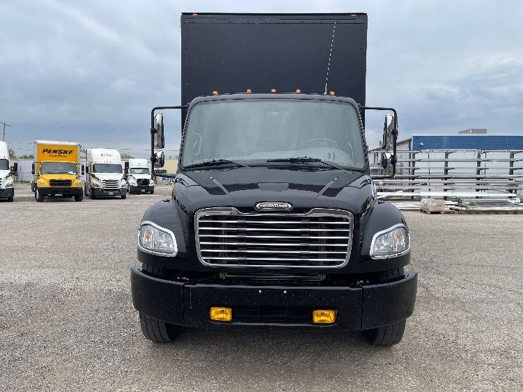 2018 Freightliner eM2 in Elkhart, IN — photo 2