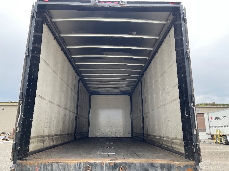 2018 Freightliner eM2 in Elkhart, IN — photo 8