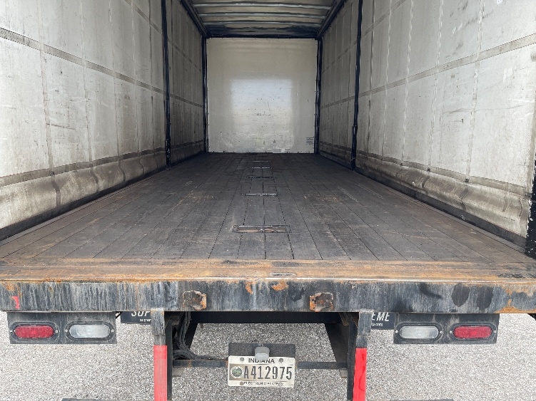 2018 Freightliner eM2 in Elkhart, IN — photo 9