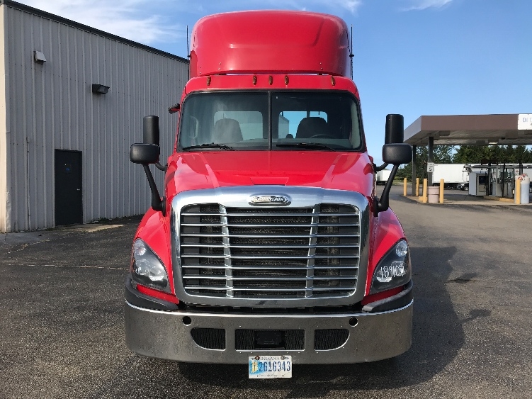 2018 Freightliner Cascadia in Fredonia, NY — photo 2