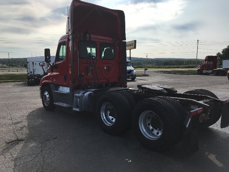 2018 Freightliner Cascadia in Fredonia, NY — photo 5