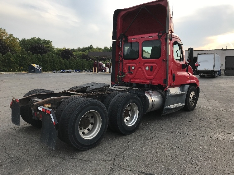 2018 Freightliner Cascadia in Rochester, NY — photo 7