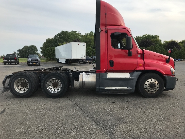 2018 Freightliner Cascadia in Rochester, NY — photo 8