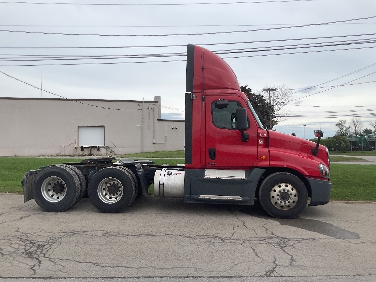2018 Freightliner Cascadia in Rochester, NY — photo 8