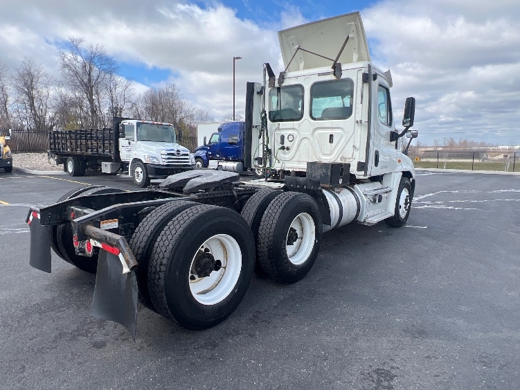 2018 Freightliner Cascadia in Piqua, OH — photo 7