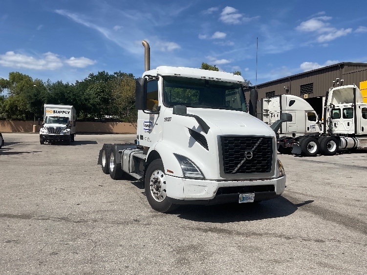 2019 Volvo VNR 640