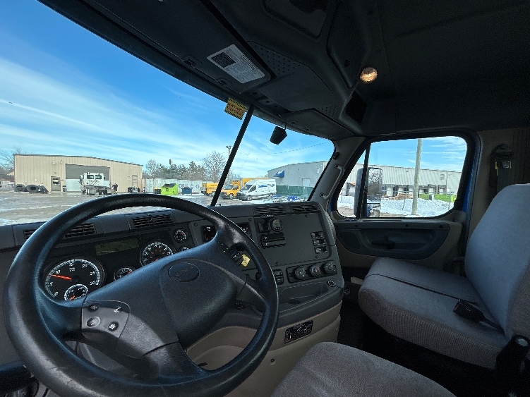 2018 Freightliner Cascadia in Moberly, MO — photo 10