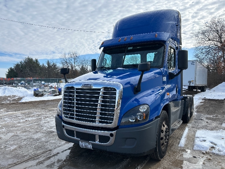 2018 Freightliner Cascadia in Moberly, MO — photo 3