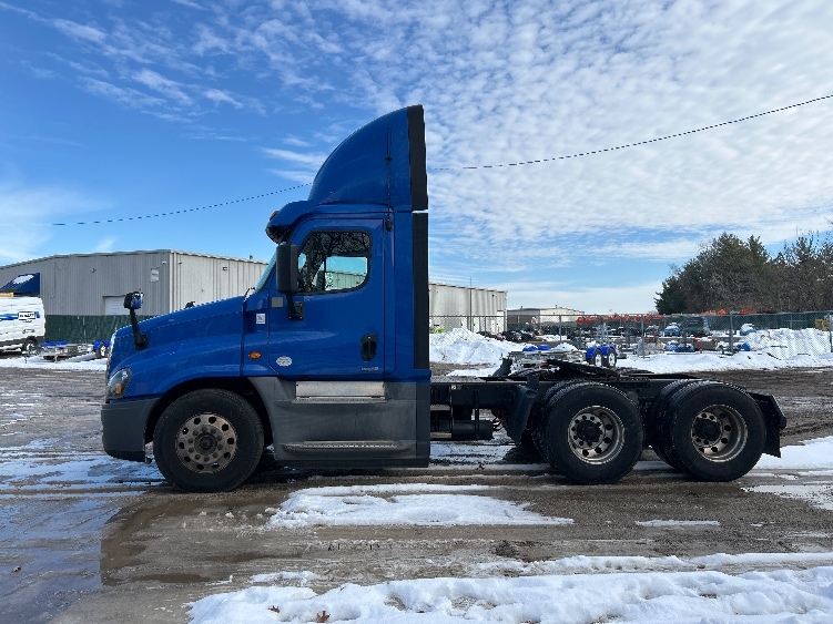 2018 Freightliner Cascadia in Moberly, MO — photo 4