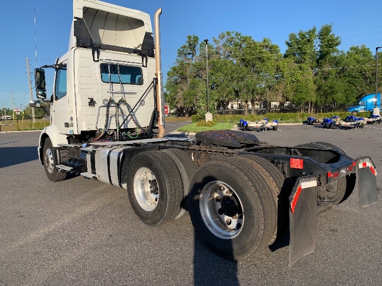 2019 Volvo VNR 640 in Ocala, FL — photo 5