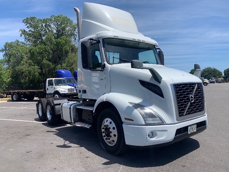 2019 Volvo VNR 640