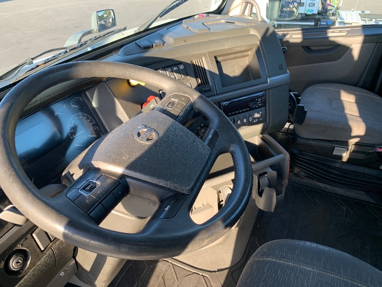2019 Volvo VNR 640 in Ocala, FL — photo 10