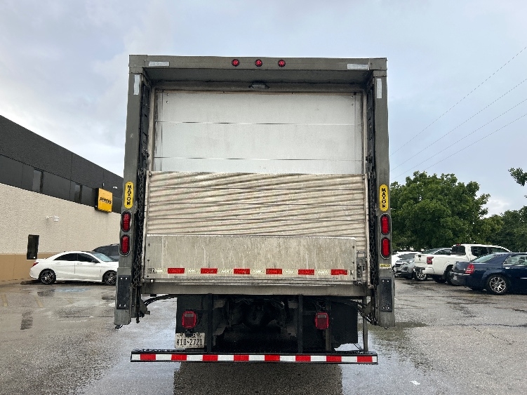 2017 Freightliner eM2 in Katy, TX — photo 7