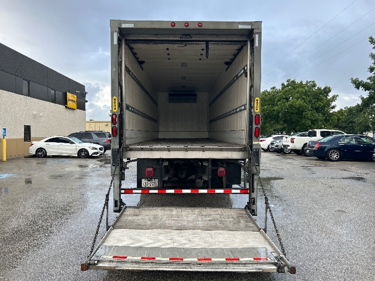 2017 Freightliner eM2 in Katy, TX — photo 9
