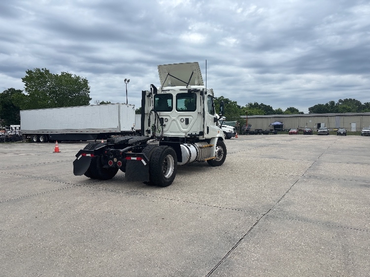 2017 Freightliner Cascadia in Hammond, LA — photo 7