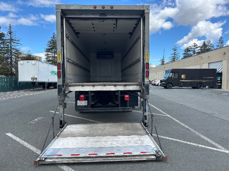 2017 Freightliner eM2 in West Sacramento, CA — photo 9