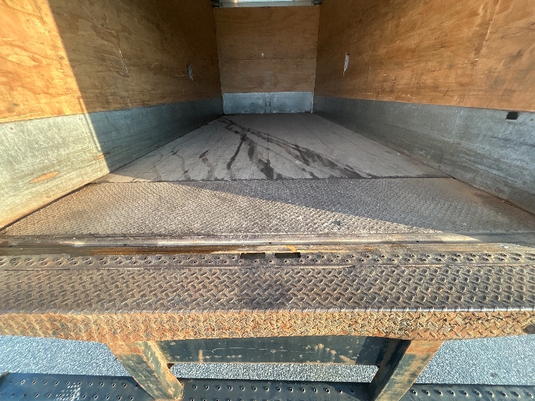 2018 Freightliner eM2 in Fitchburg, MA — photo 10