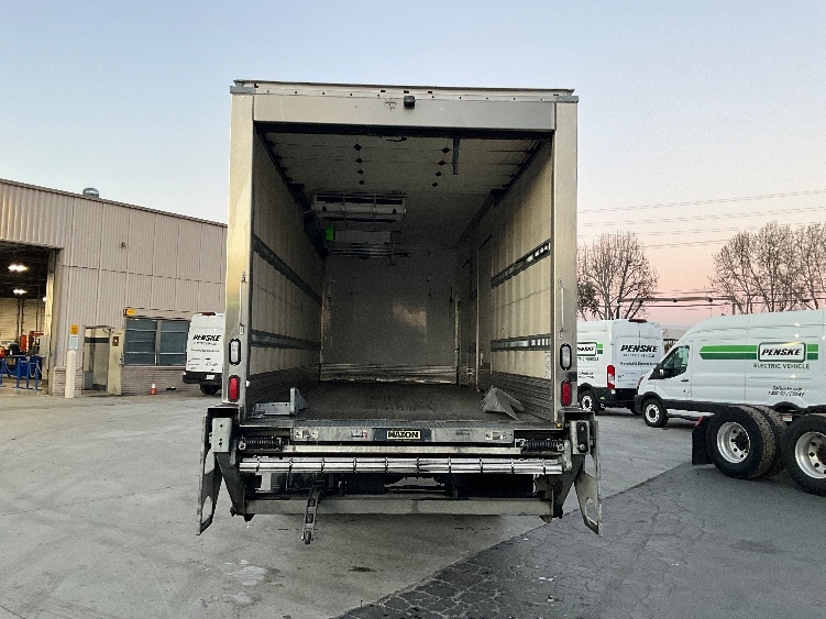 2018 Hino 338 in West Sacramento, CA — photo 8