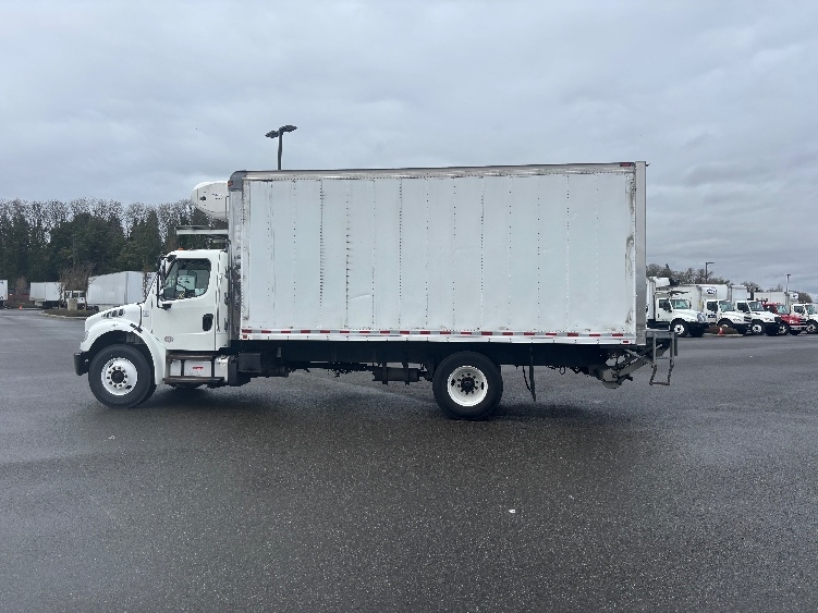 2018 Freightliner M2 106 in Everett, WA — photo 4