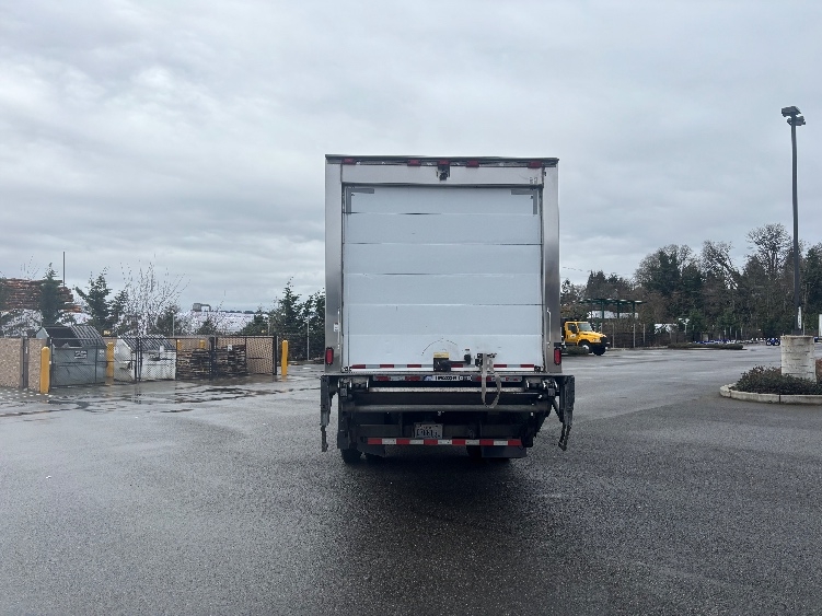 2018 Freightliner M2 106 in Everett, WA — photo 7