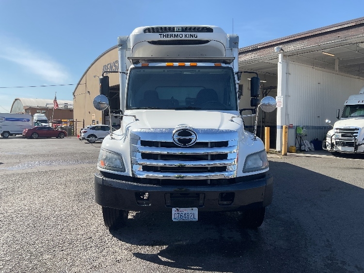 2018 Hino 338 in Tacoma, WA — photo 2