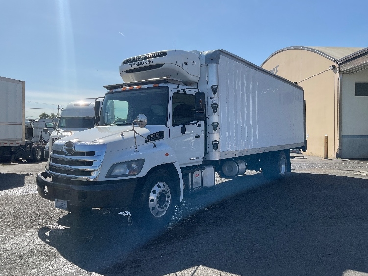 2018 Hino 338 in Tacoma, WA — photo 3