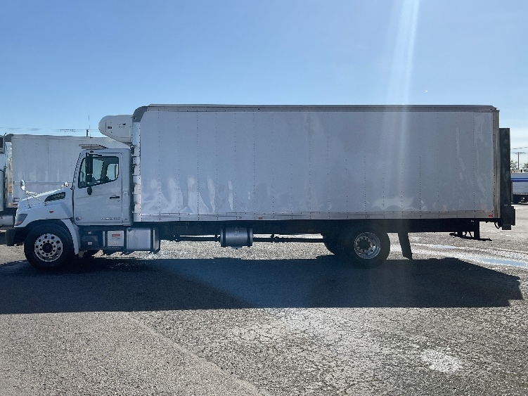 2018 Hino 338 in Tacoma, WA — photo 4