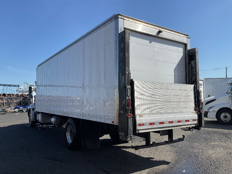 2018 Hino 338 in Tacoma, WA — photo 6