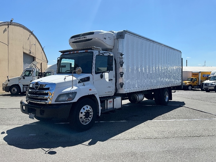 2018 Hino 338 in Tacoma, WA — photo 3