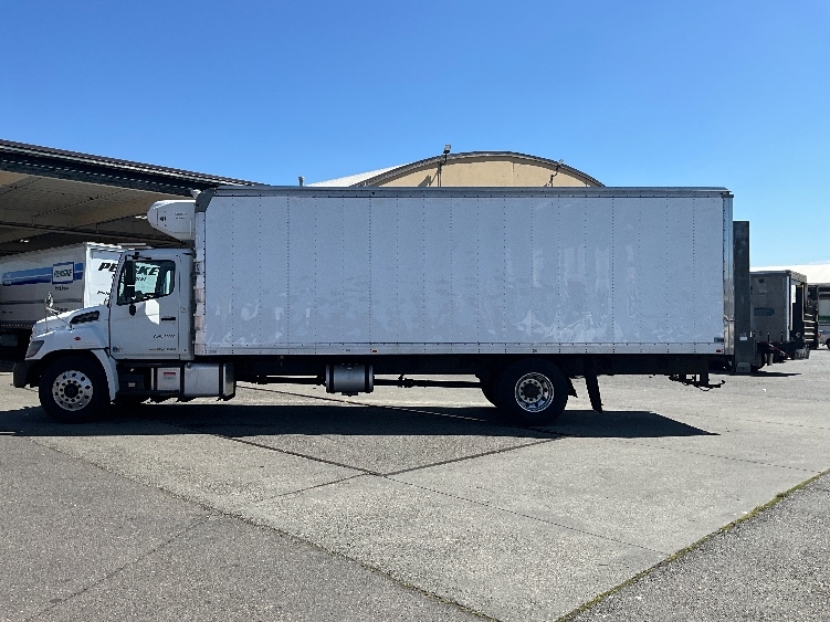 2018 Hino 338 in Tacoma, WA — photo 4